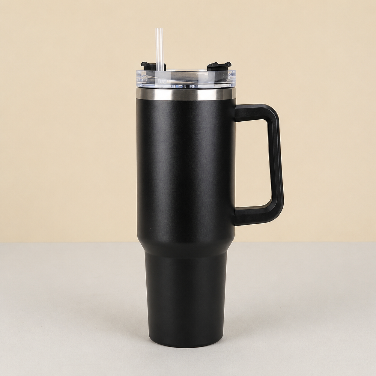 The Titan Drinkbeker Zwart