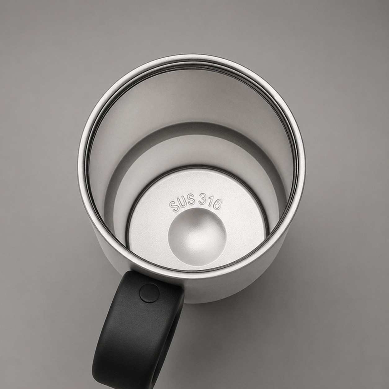 The Shadow Drinkbeker in Zwart & Lichtgrijs